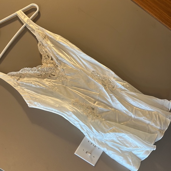 Victoria’s Secret Satin Slip dress and Robe. - Picture 8 of 13